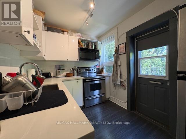Upper - 155 Greenwood Avenue, Toronto, Ontario  M4L 2P8 - Photo 12 - E13120292