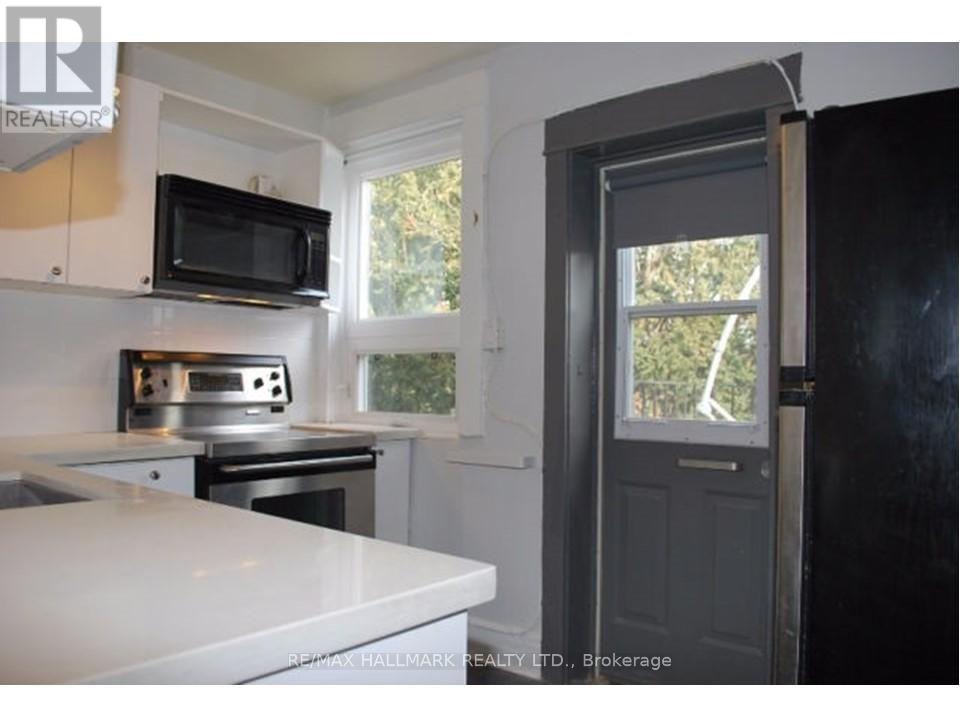 Upper - 155 Greenwood Avenue, Toronto, Ontario  M4L 2P8 - Photo 15 - E13120292