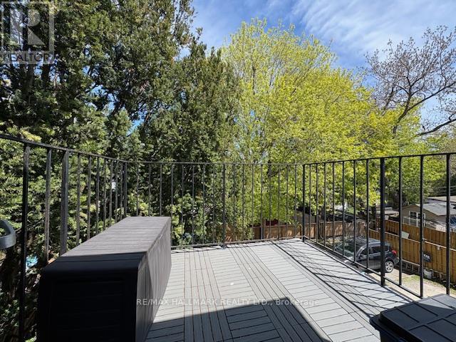 Upper - 155 Greenwood Avenue, Toronto, Ontario  M4L 2P8 - Photo 16 - E13120292