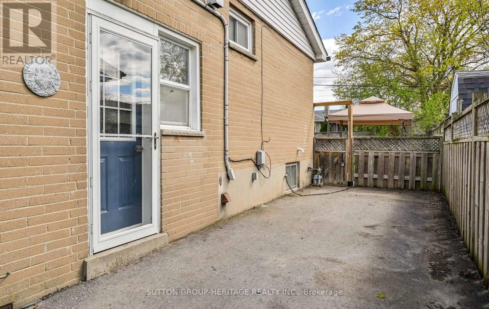 919 Bayview Avenue, Whitby, Ontario  L1N 1E2 - Photo 33 - E13120394