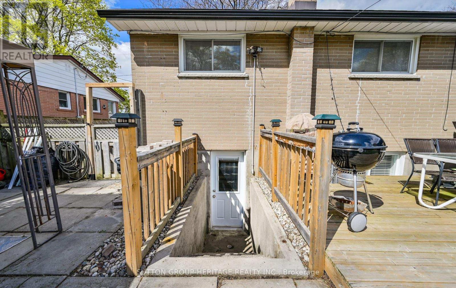 919 Bayview Avenue, Whitby, Ontario  L1N 1E2 - Photo 34 - E13120394
