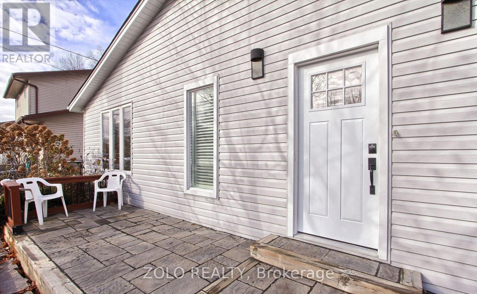 186 Beach Road, Georgina, Ontario L4P 2L9 - Photo 2 - N13120282