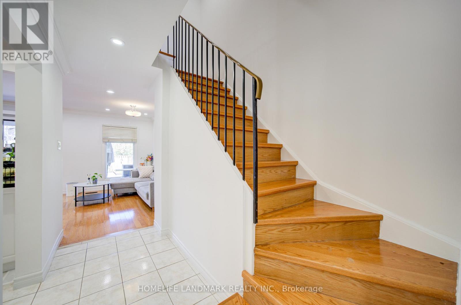 44 Duxford Crescent, Markham, Ontario  L3R 7A9 - Photo 5 - N13120326
