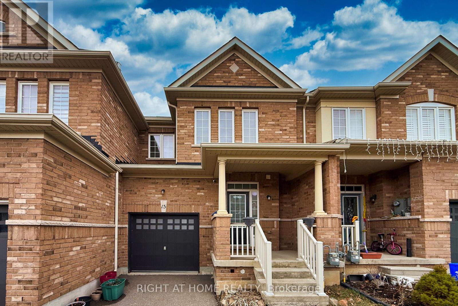 15 Munch Place, Milton, Ontario  L9T 8K6 - Photo 1 - W13120330