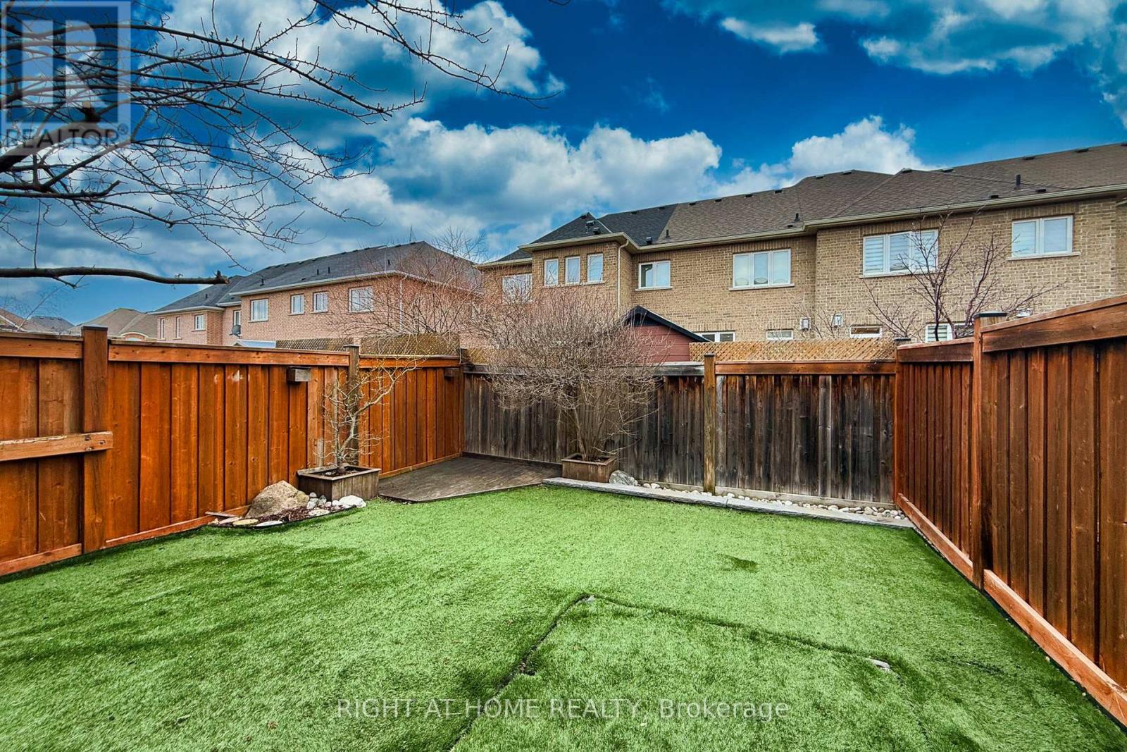 15 Munch Place, Milton, Ontario  L9T 8K6 - Photo 4 - W13120330
