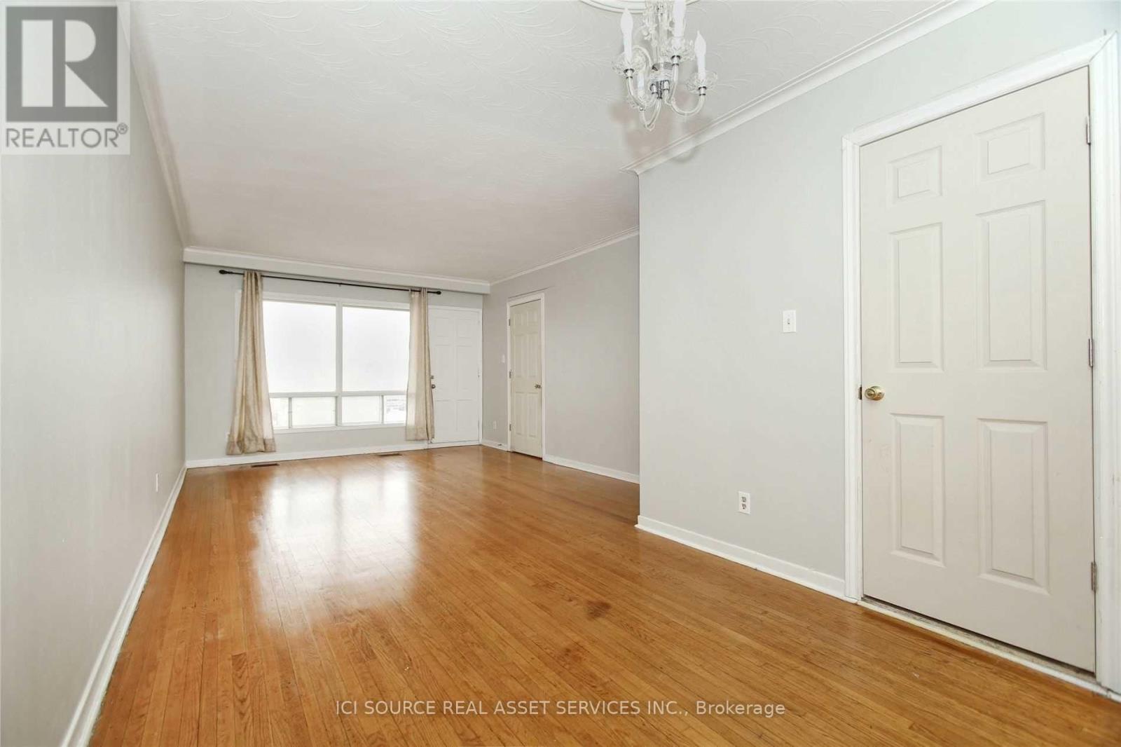 Main Fl - 117 Firgrove Crescent, Toronto, Ontario  M3N 1K5 - Photo 4 - W13120414