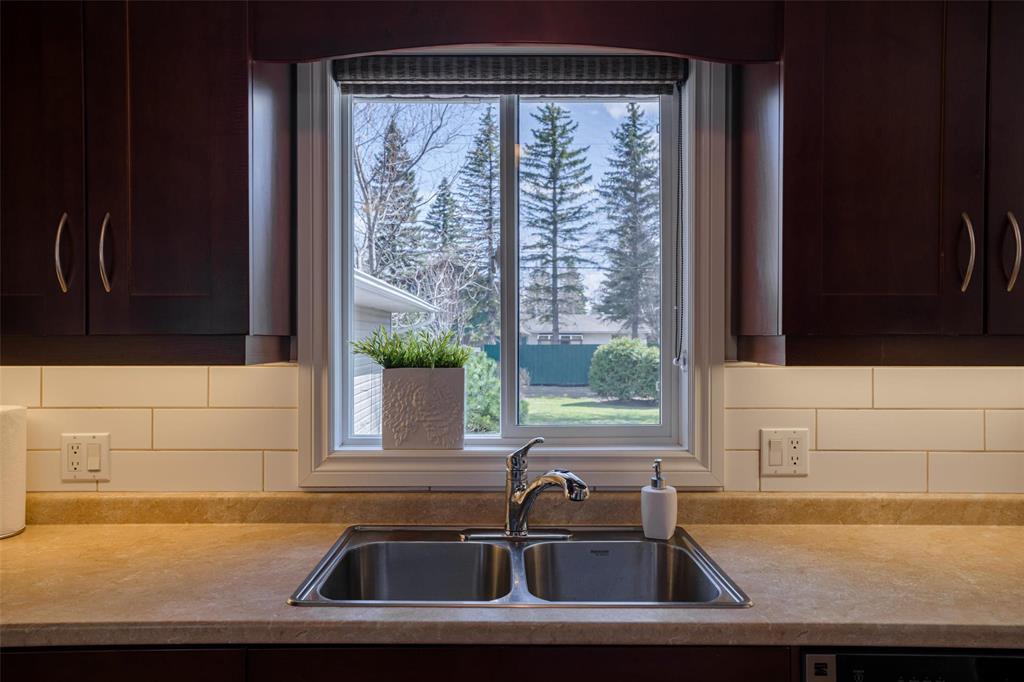 570 Willow Crescent, Steinbach, Manitoba  R5G 0K1 - Photo 3 - 202610264