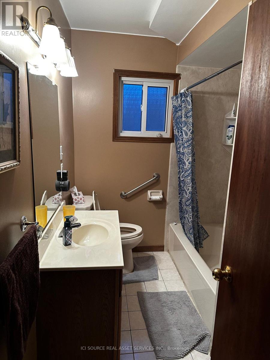 Room 1 - 1043 Lena Avenue, Windsor, Ontario  N9C 3K3 - Photo 4 - X13120364