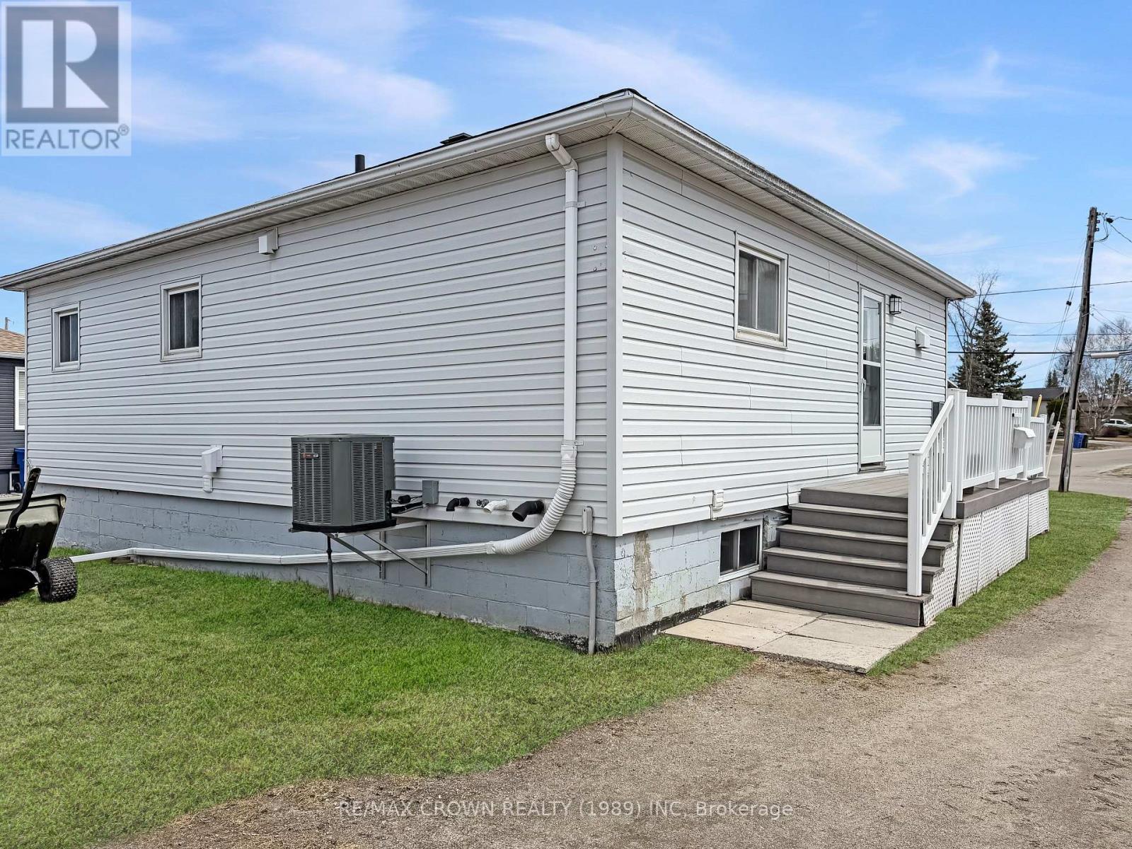 16 Lasalle Avenue, Kapuskasing, Ontario  P5N 2R7 - Photo 4 - T12786350