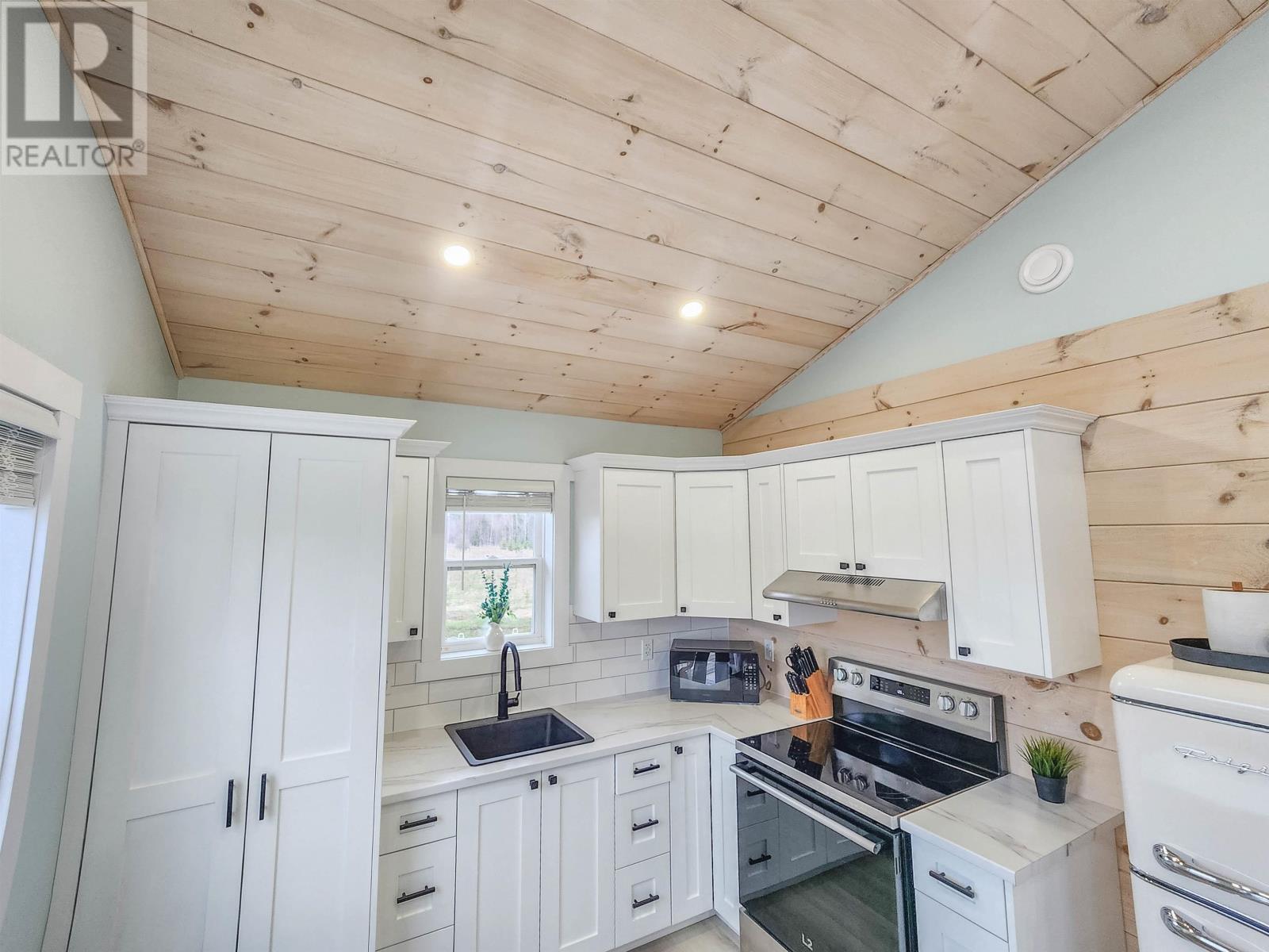 543 Ives Point, Miscouche, Prince Edward Island  C0B 1T0 - Photo 18 - 202610395