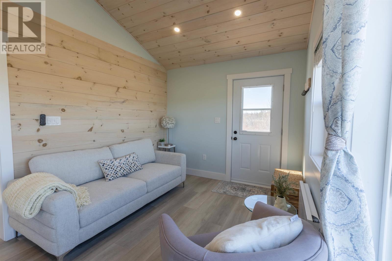 543 Ives Point, Miscouche, Prince Edward Island  C0B 1T0 - Photo 12 - 202610395