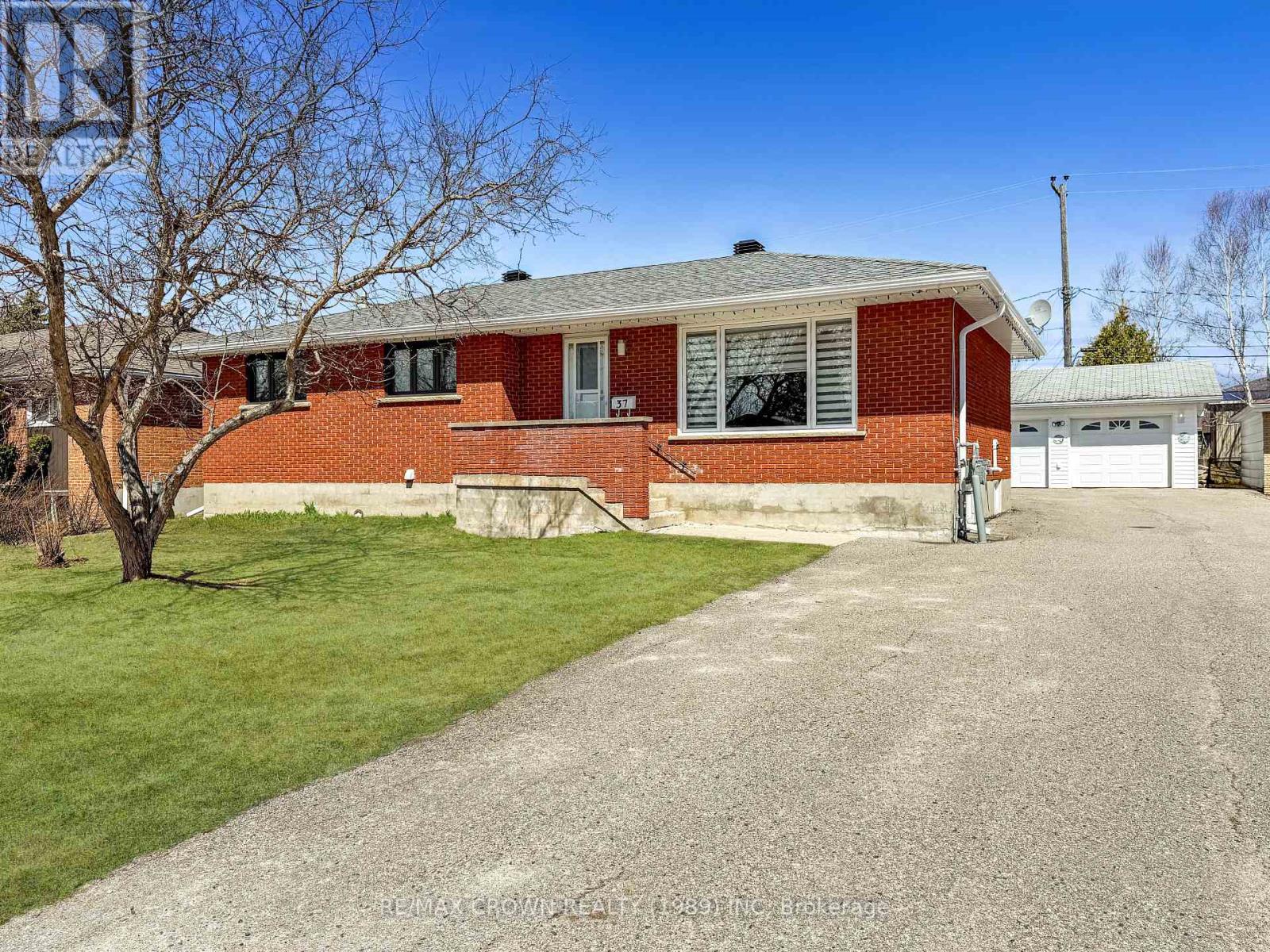 37 CLARK STREET, Kapuskasing, Ontario