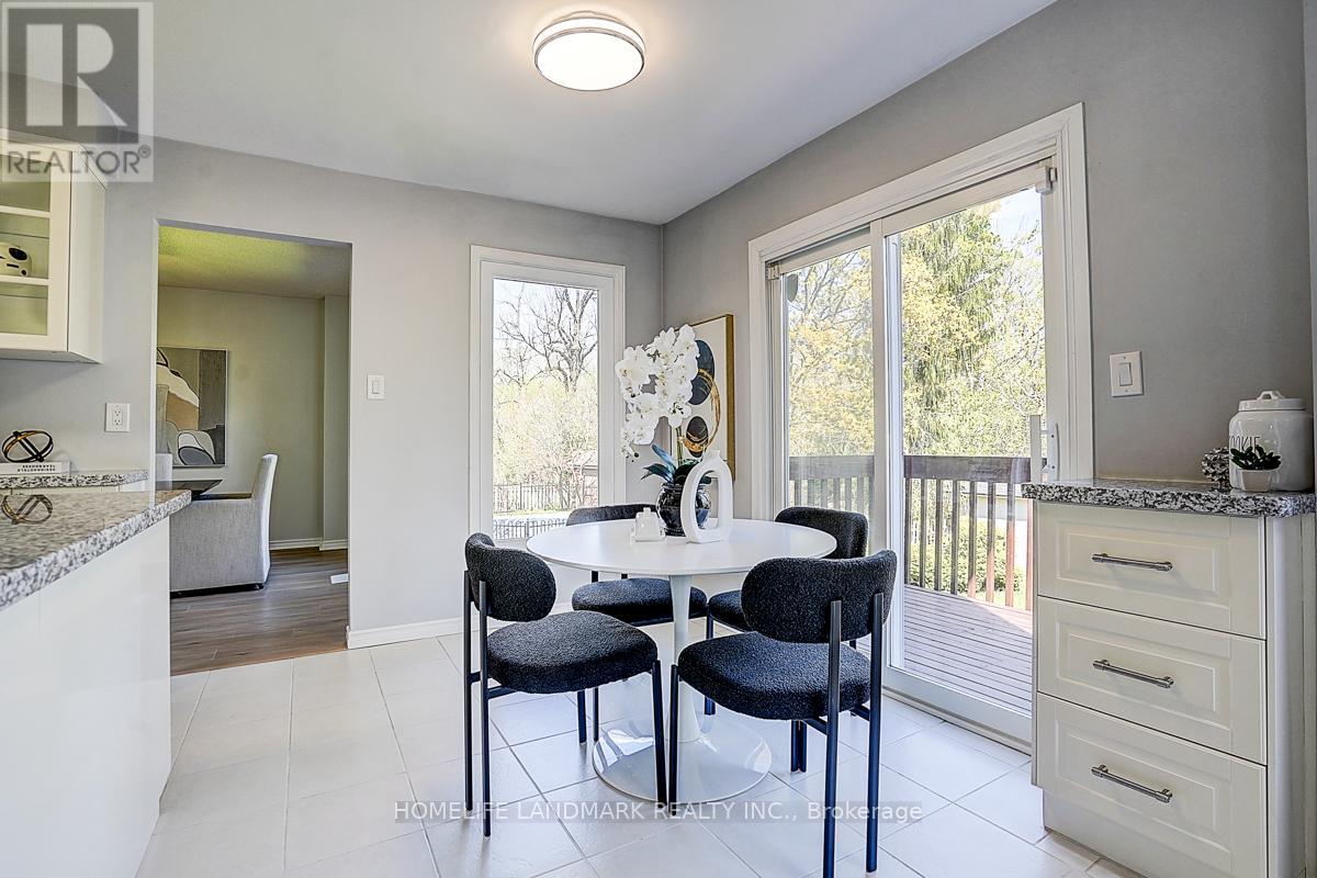 20 Lippincott Court, Richmond Hill, Ontario  L4C 7M4 - Photo 11 - N13120472