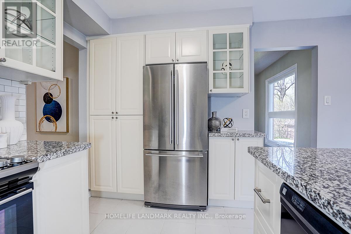 20 Lippincott Court, Richmond Hill, Ontario  L4C 7M4 - Photo 16 - N13120472