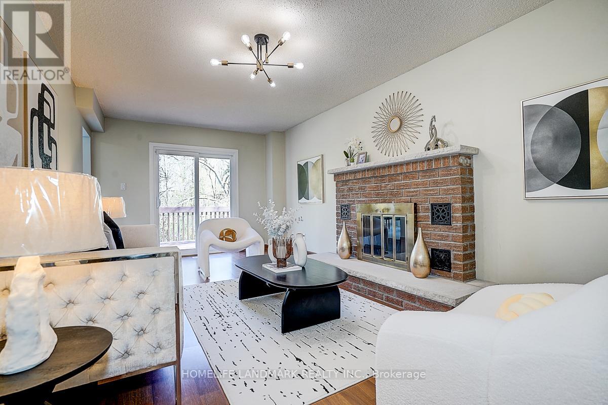 20 Lippincott Court, Richmond Hill, Ontario  L4C 7M4 - Photo 18 - N13120472