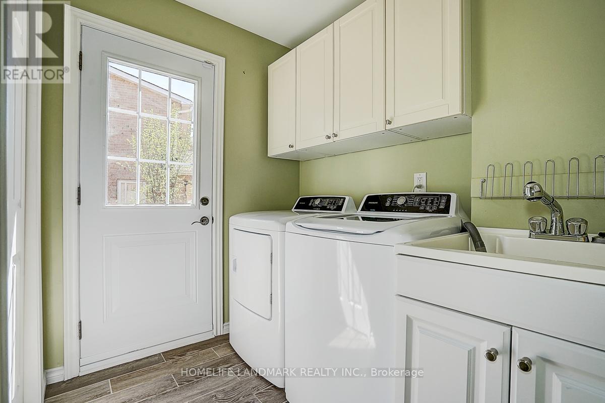 20 Lippincott Court, Richmond Hill, Ontario  L4C 7M4 - Photo 19 - N13120472