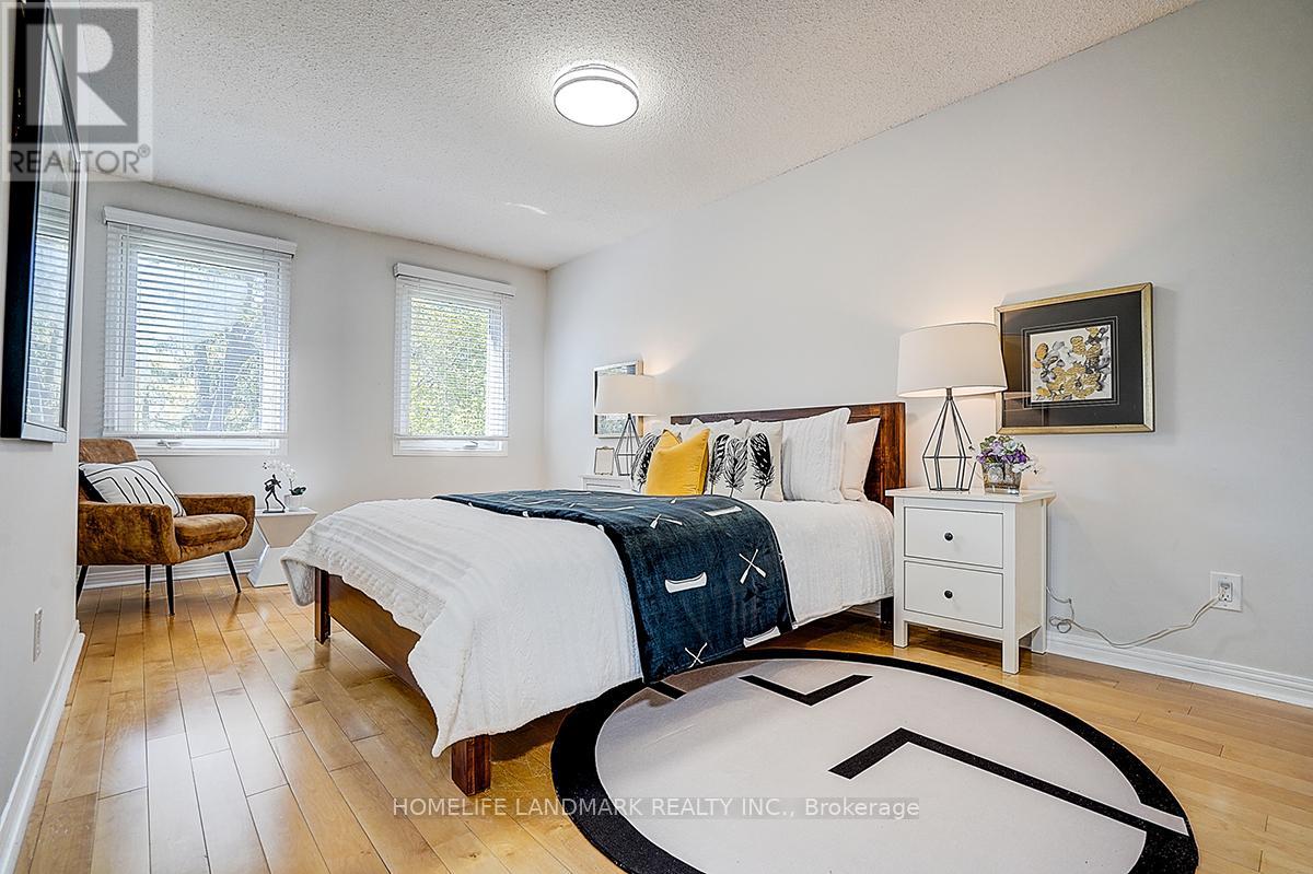 20 Lippincott Court, Richmond Hill, Ontario  L4C 7M4 - Photo 25 - N13120472