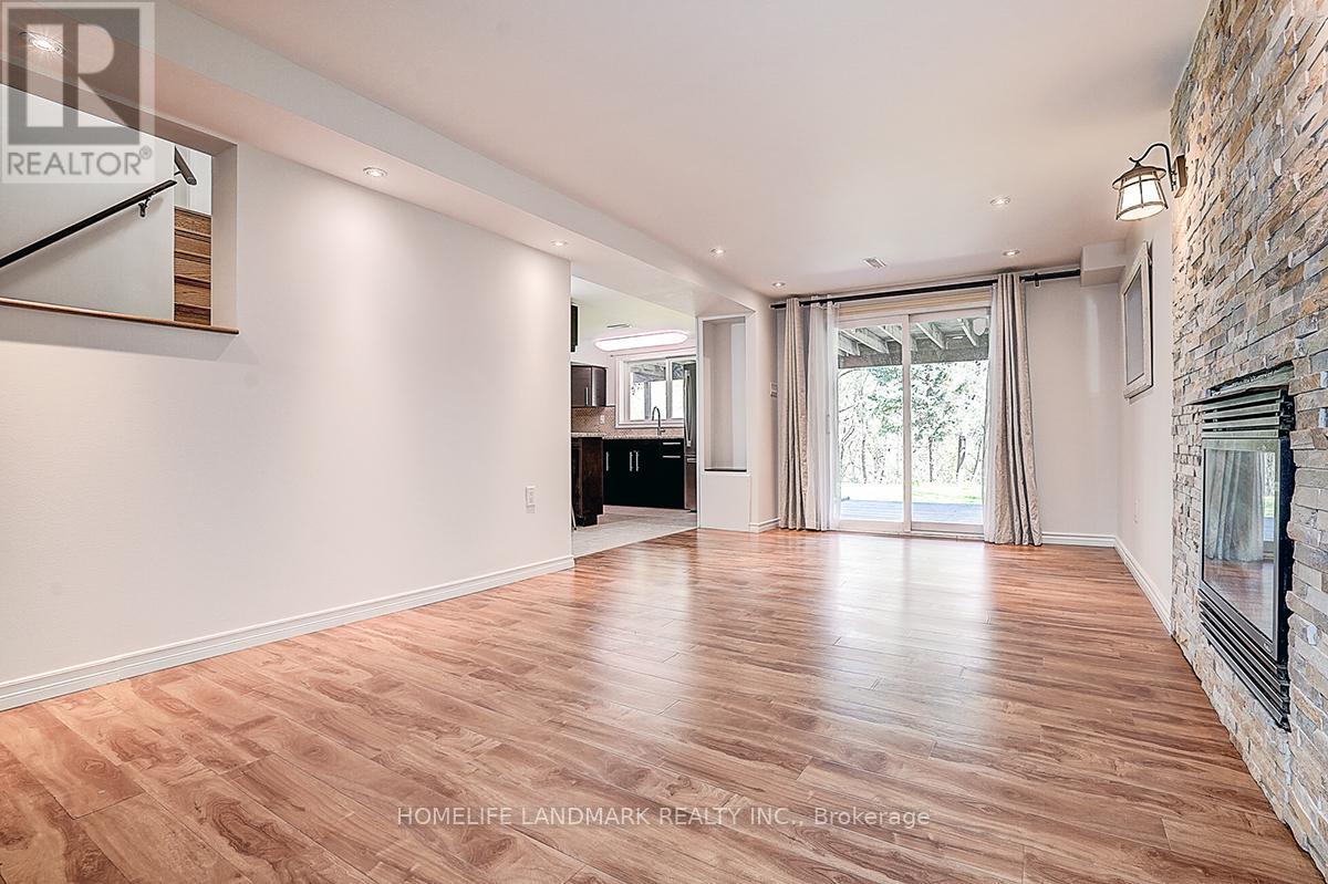 20 Lippincott Court, Richmond Hill, Ontario  L4C 7M4 - Photo 32 - N13120472