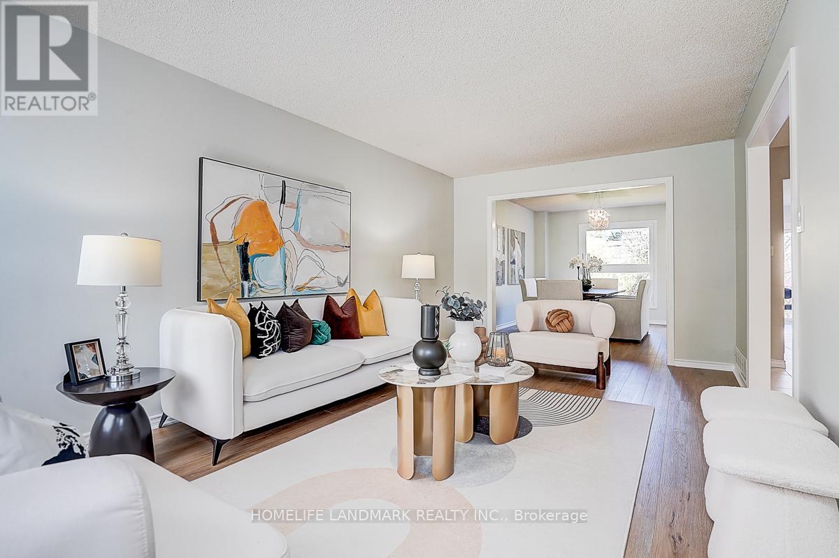 20 Lippincott Court, Richmond Hill, Ontario  L4C 7M4 - Photo 6 - N13120472