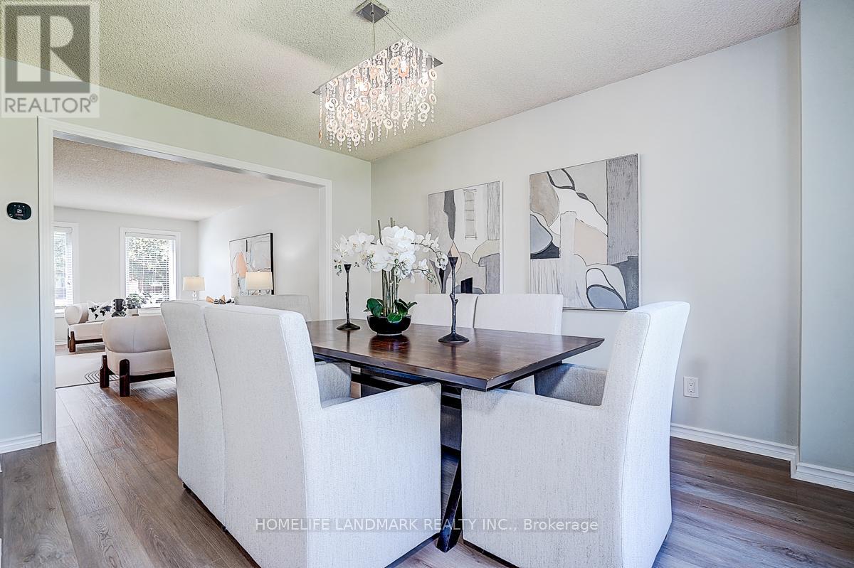 20 Lippincott Court, Richmond Hill, Ontario  L4C 7M4 - Photo 8 - N13120472