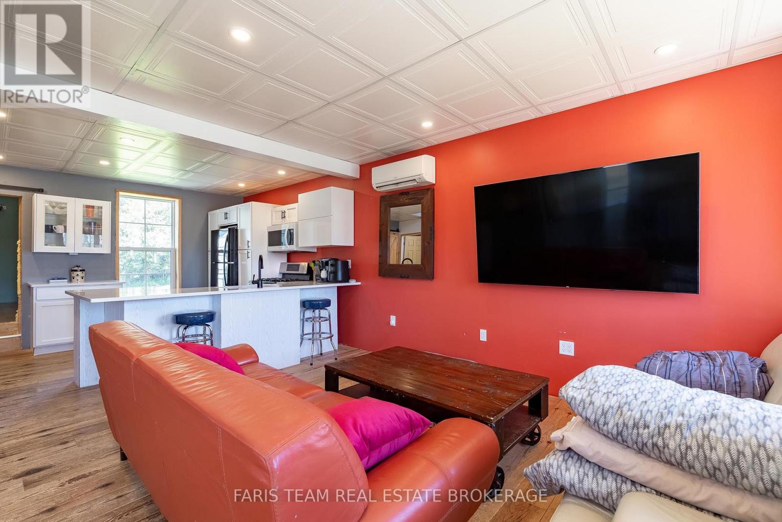 5 Scott Street, Penetanguishene, Ontario  L9M 1N1 - Photo 12 - S13120484