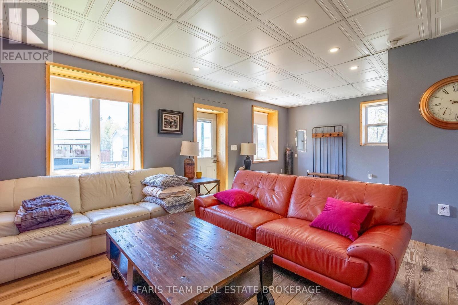 5 Scott Street, Penetanguishene, Ontario  L9M 1N1 - Photo 13 - S13120484