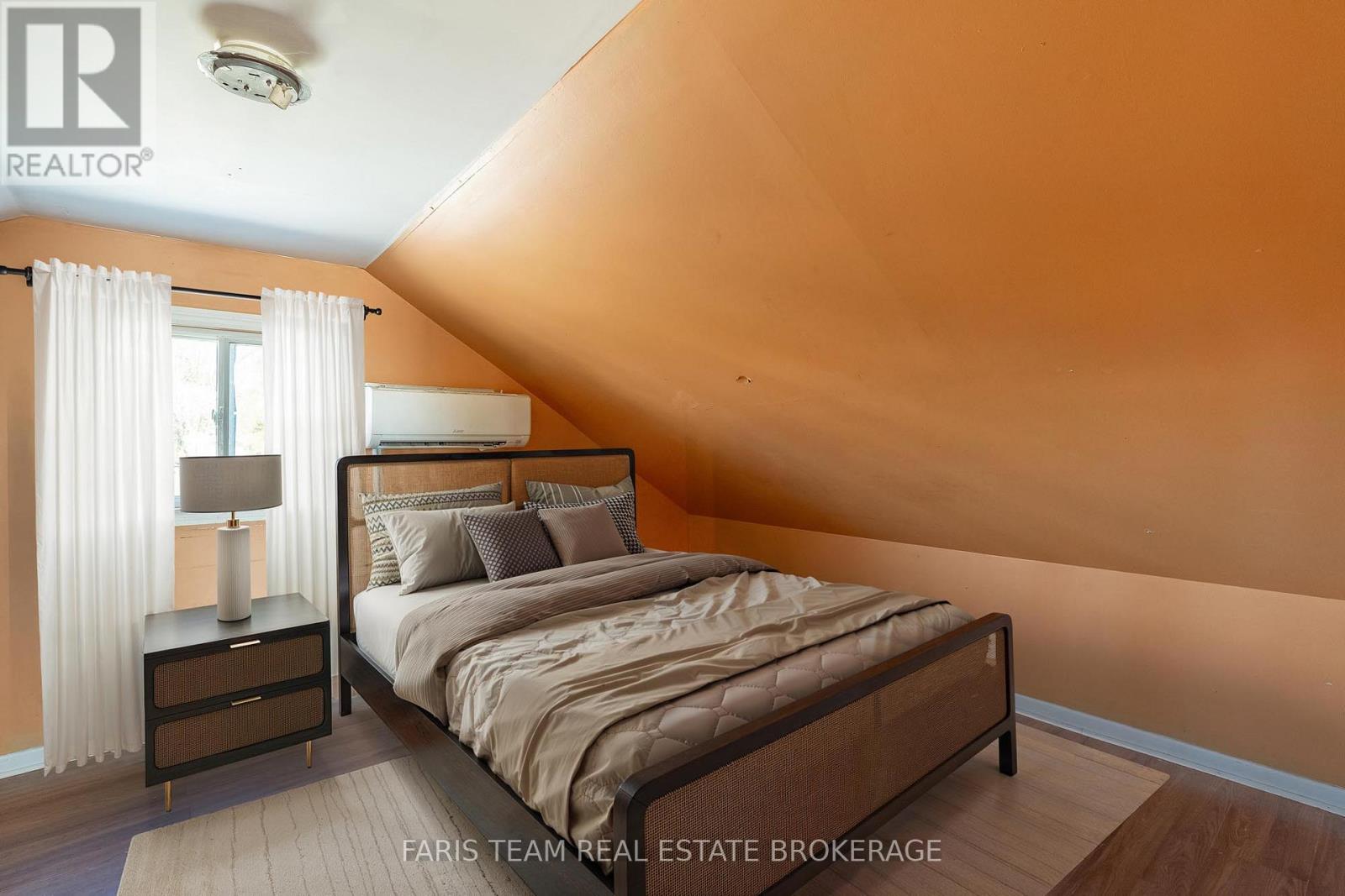 5 Scott Street, Penetanguishene, Ontario  L9M 1N1 - Photo 18 - S13120484