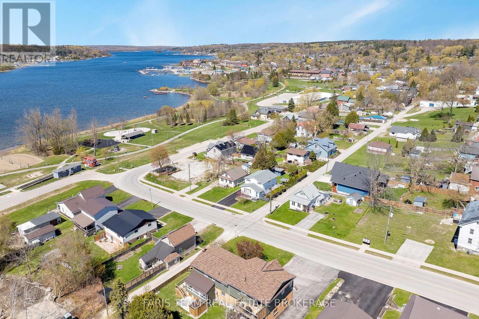 5 Scott Street, Penetanguishene, Ontario  L9M 1N1 - Photo 30 - S13120484