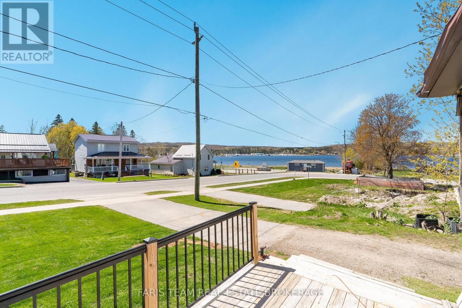 5 Scott Street, Penetanguishene, Ontario  L9M 1N1 - Photo 5 - S13120484