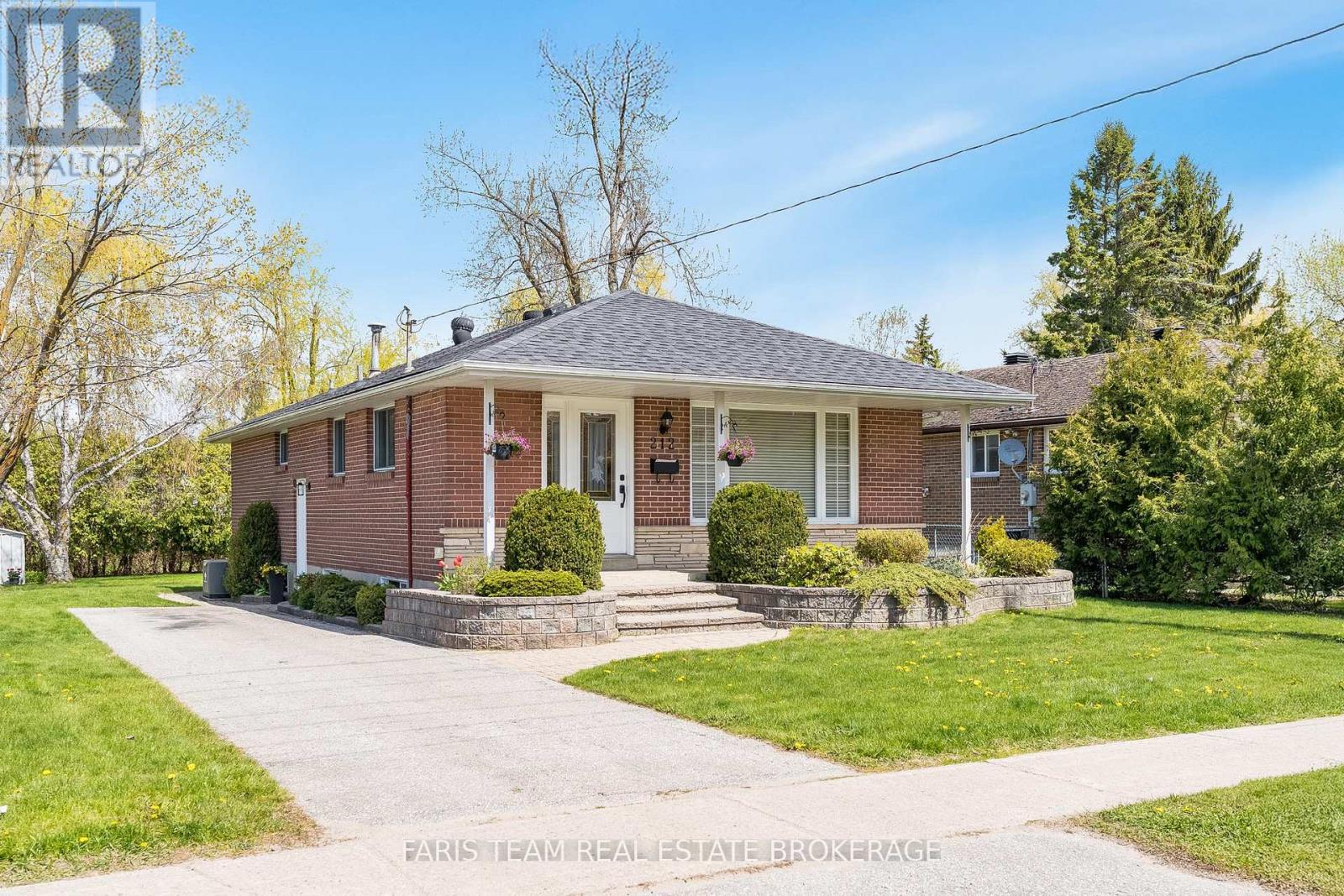 212 GROVE STREET E, barrie (wellington), Ontario