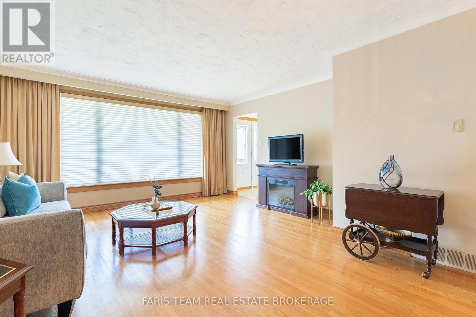 212 Grove Street E, Barrie (Wellington), Ontario  L4M 2P9 - Photo 10 - S13120496