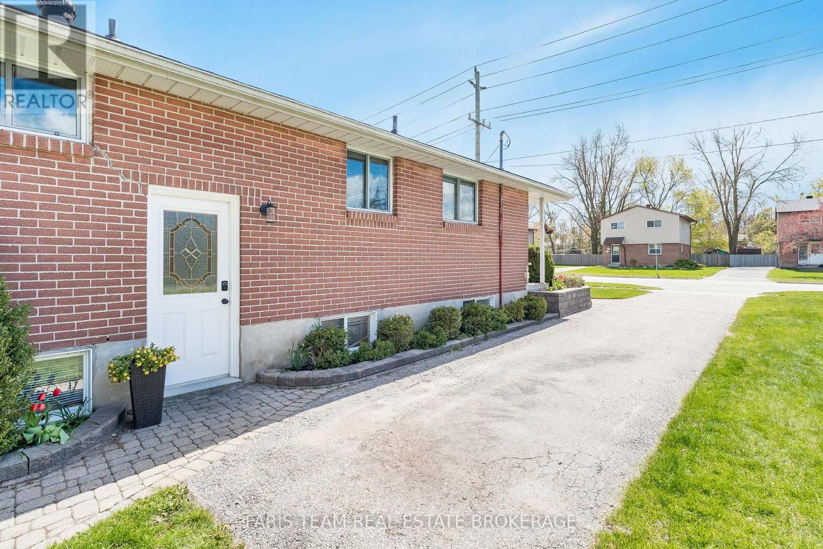 212 Grove Street E, Barrie (Wellington), Ontario  L4M 2P9 - Photo 27 - S13120496