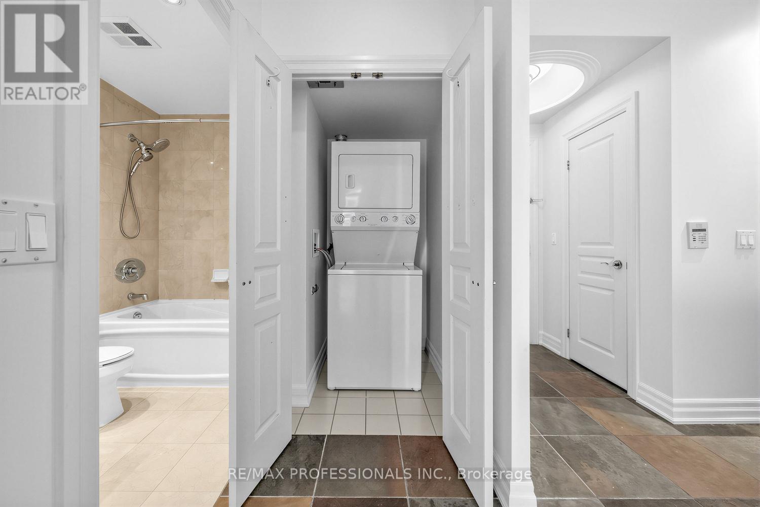 1202 - 2087 Lake Shore Boulevard W, Toronto, Ontario  M8V 4G3 - Photo 23 - W13120450