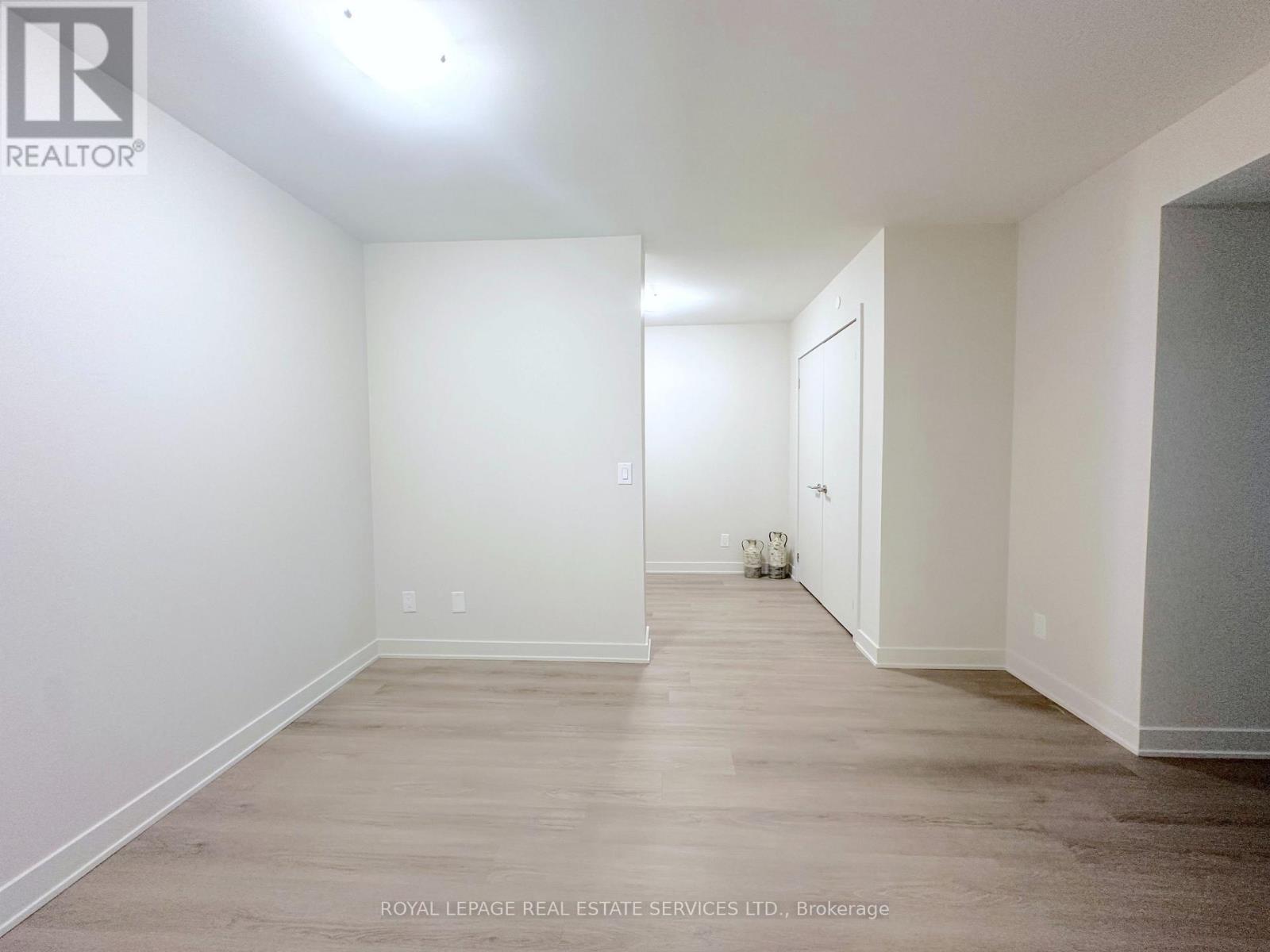 301 - 3385 Dundas Street W, Toronto, Ontario  M6S 2S2 - Photo 2 - W13120494