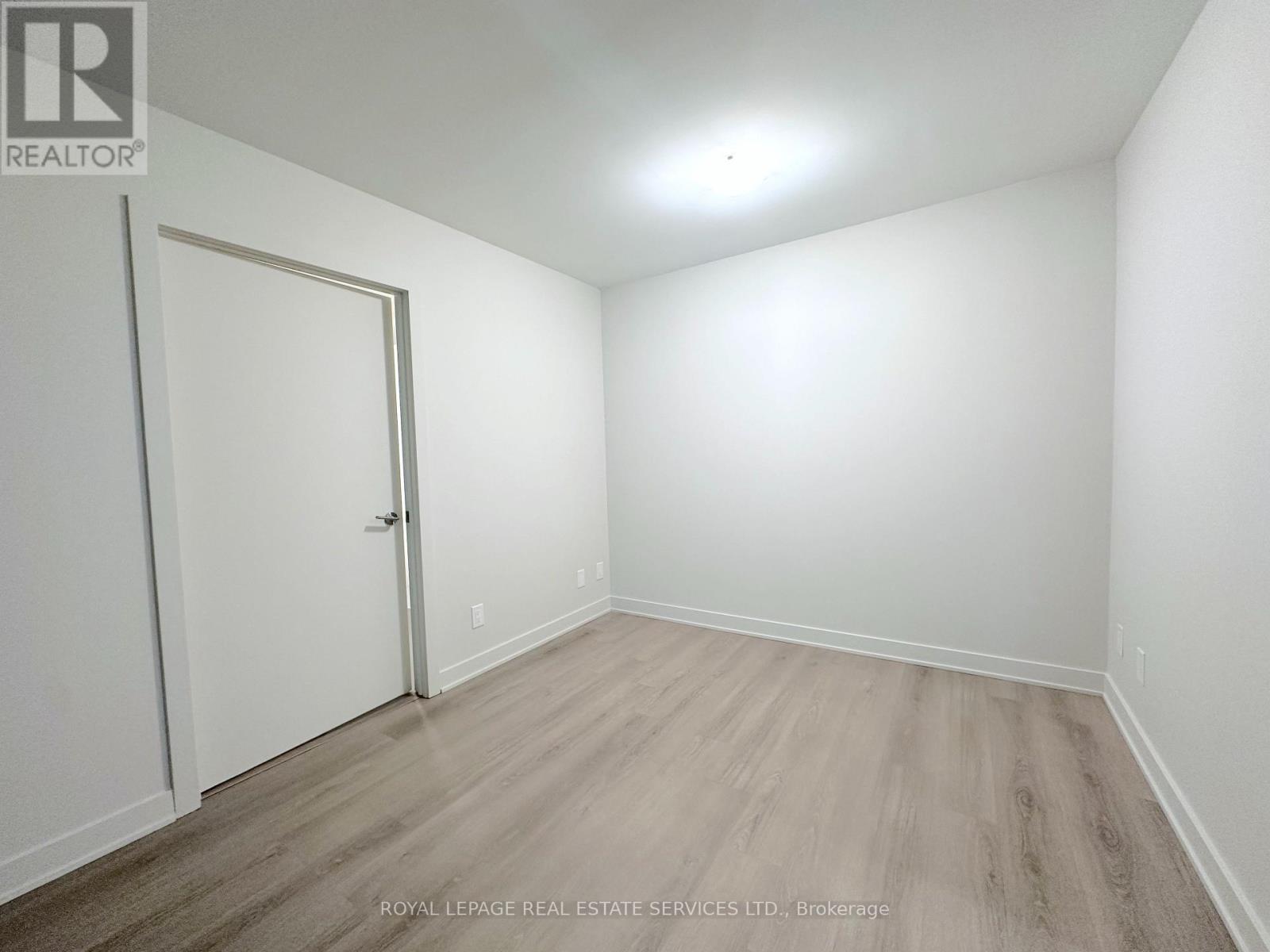 301 - 3385 Dundas Street W, Toronto, Ontario  M6S 2S2 - Photo 3 - W13120494