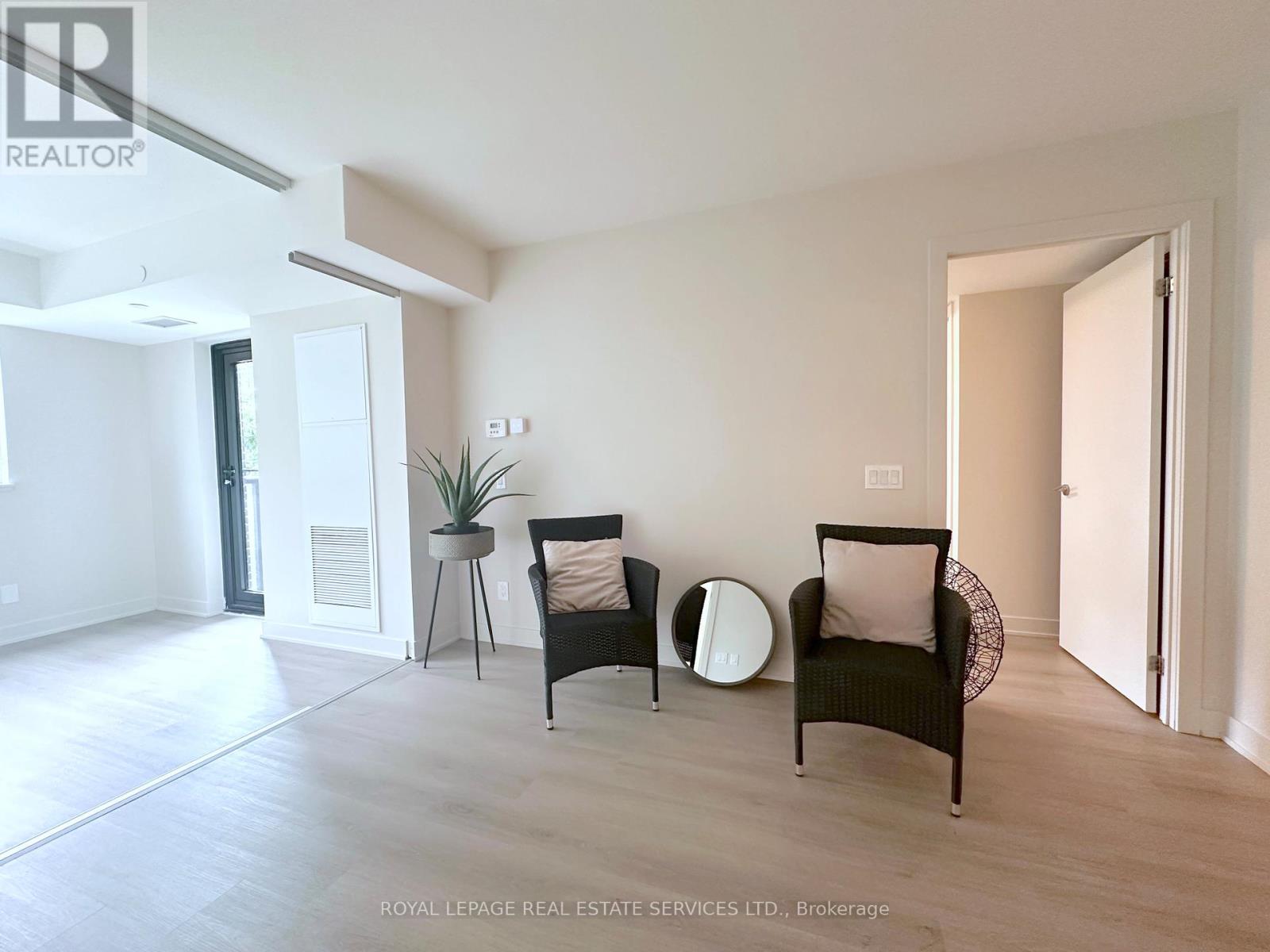 301 - 3385 Dundas Street W, Toronto, Ontario  M6S 2S2 - Photo 5 - W13120494