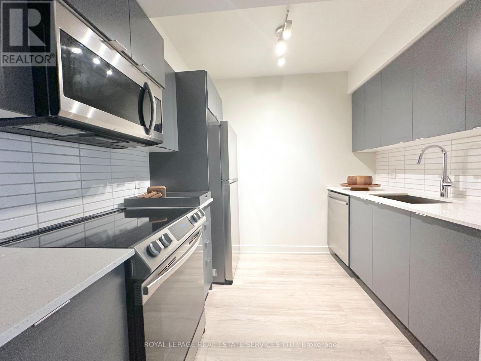 301 - 3385 Dundas Street W, Toronto, Ontario  M6S 2S2 - Photo 6 - W13120494
