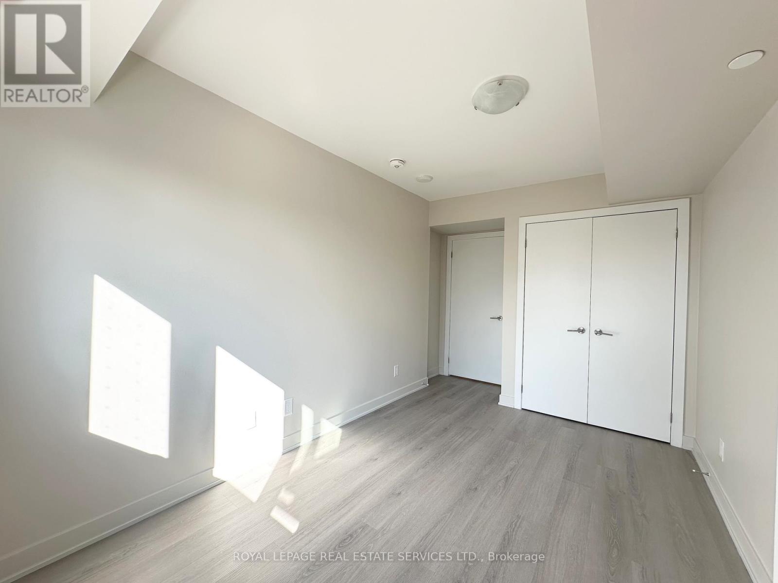 323 - 3385 Dundas Street W, Toronto, Ontario  M6S 2S2 - Photo 6 - W13120504