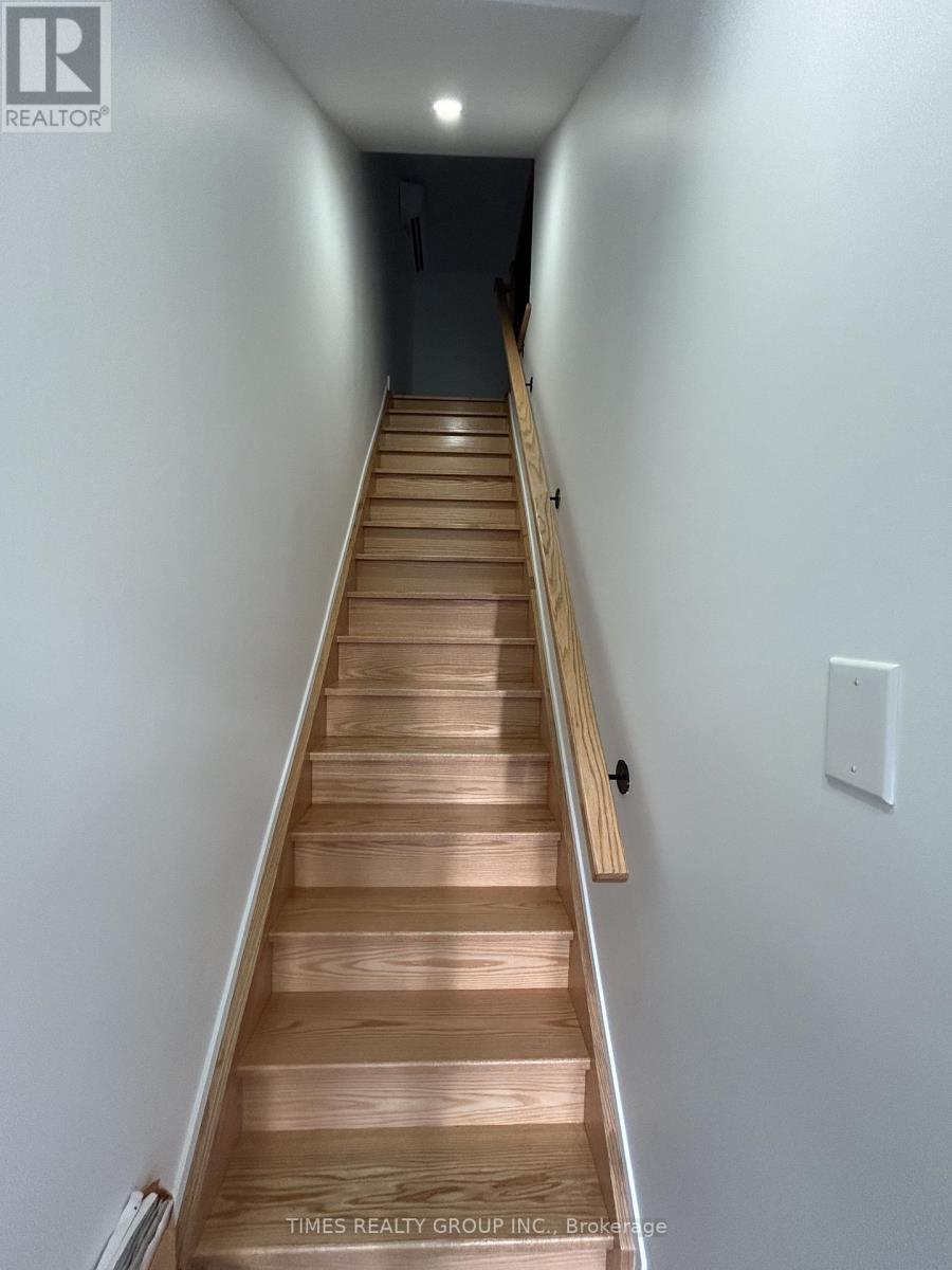 3 - 137 Curzon Street, Toronto, Ontario  M4M 3B6 - Photo 18 - E13106262