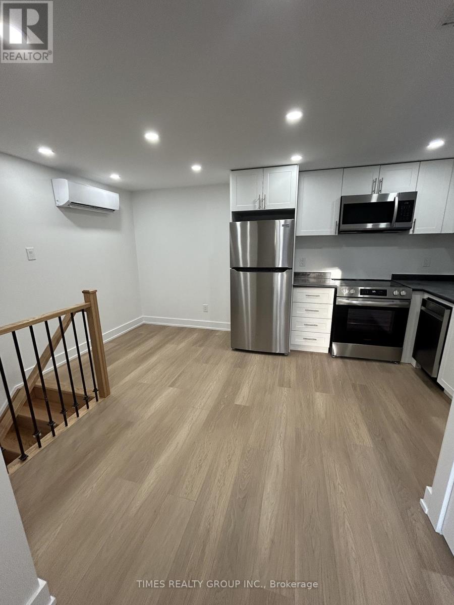 3 - 137 Curzon Street, Toronto, Ontario  M4M 3B6 - Photo 14 - E13106262