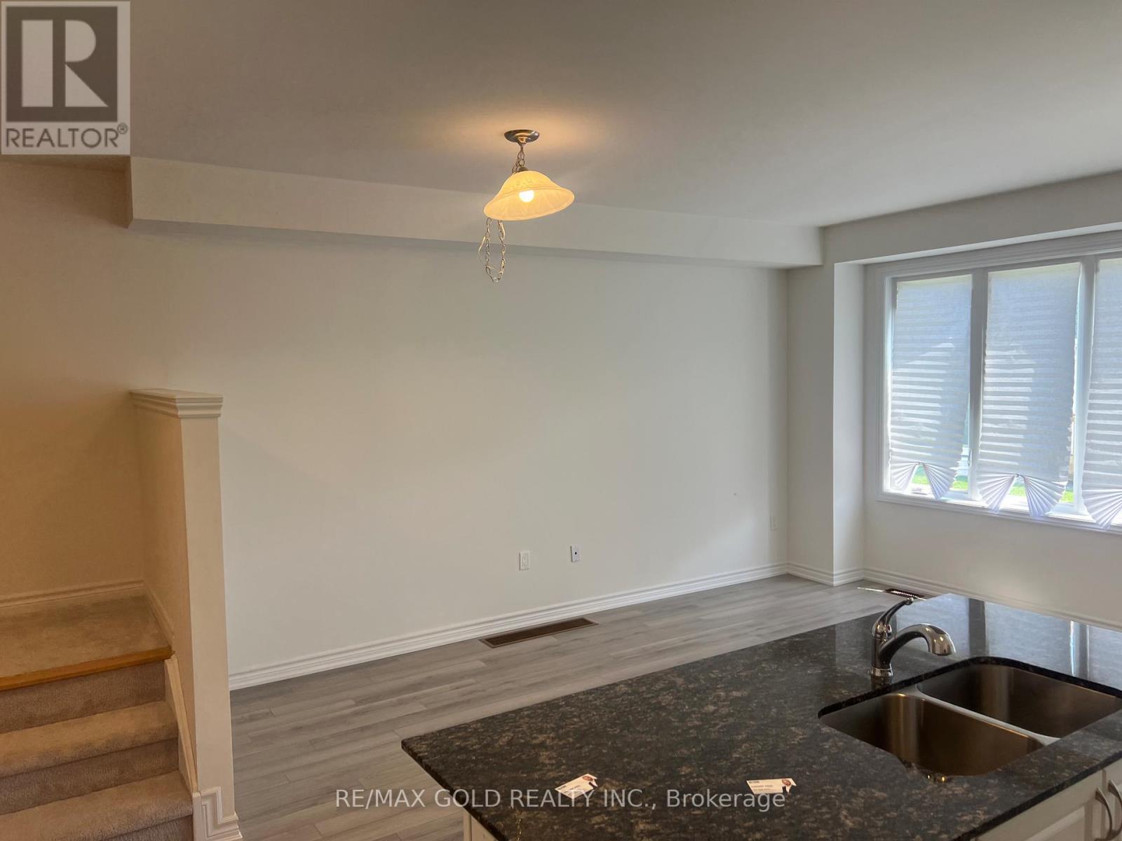 93 Molozzi Street, Erin, Ontario  N0B 1T0 - Photo 7 - X13040904