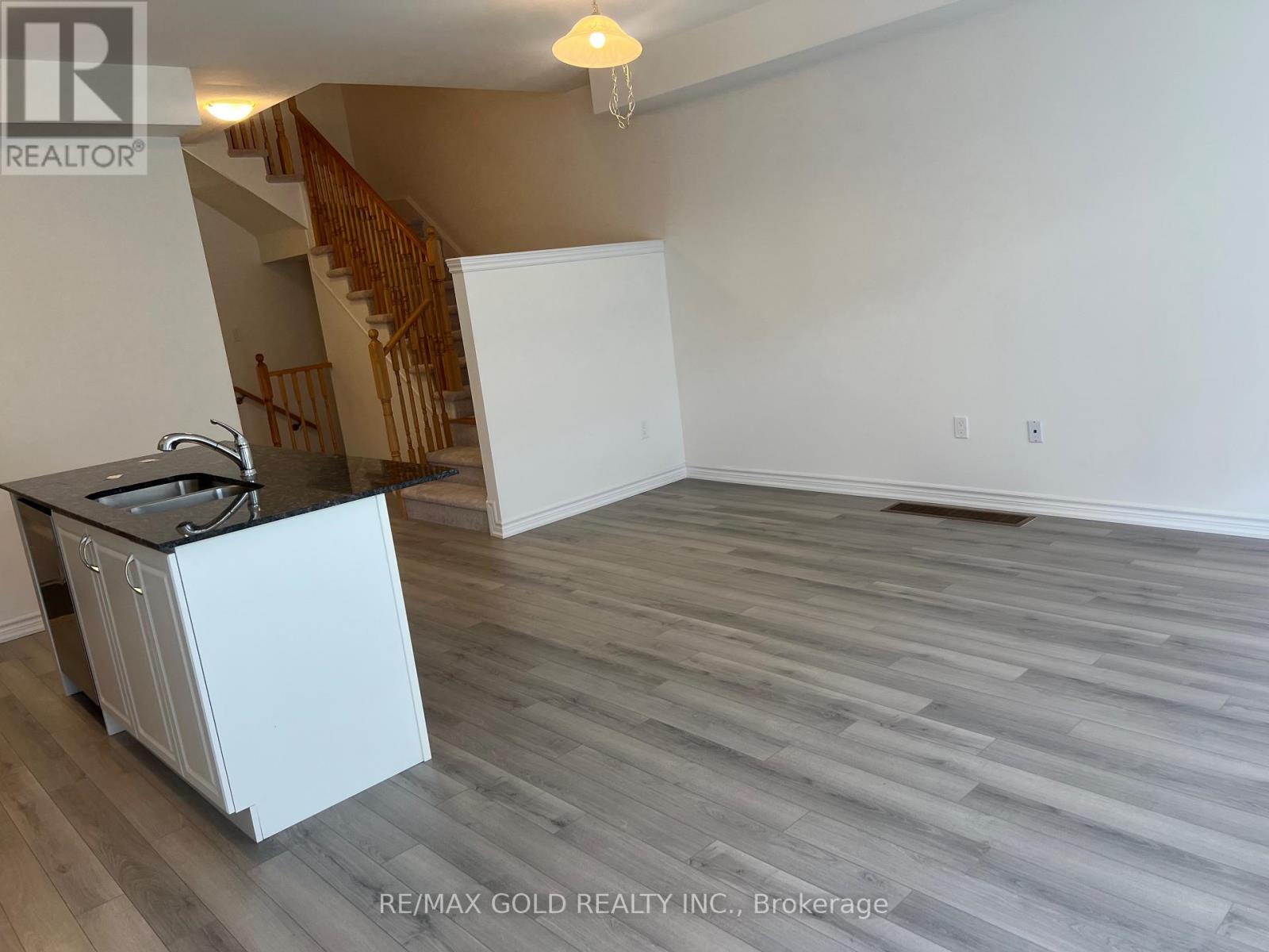 93 Molozzi Street, Erin, Ontario  N0B 1T0 - Photo 8 - X13040904