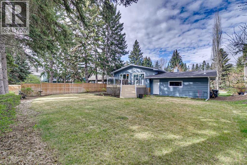 6718 Legare Drive SW, Calgary, Alberta  T3E 6H2 - Photo 32 - A2310510