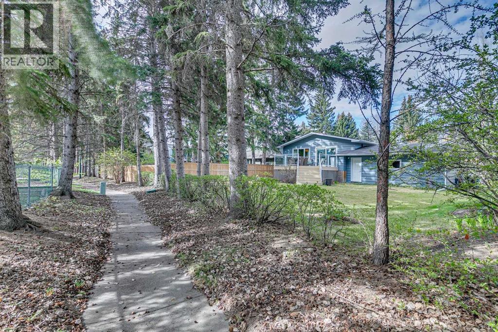 6718 Legare Drive SW, Calgary, Alberta  T3E 6H2 - Photo 34 - A2310510
