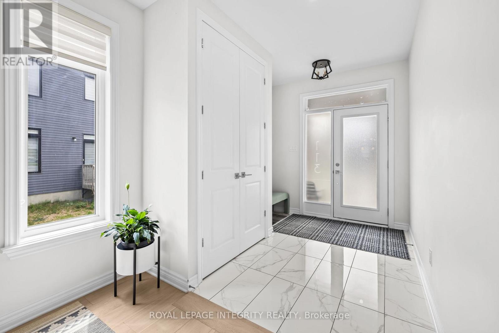 113 Dagenham Street, Ottawa, Ontario  K2S 2N5 - Photo 2 - X13120514