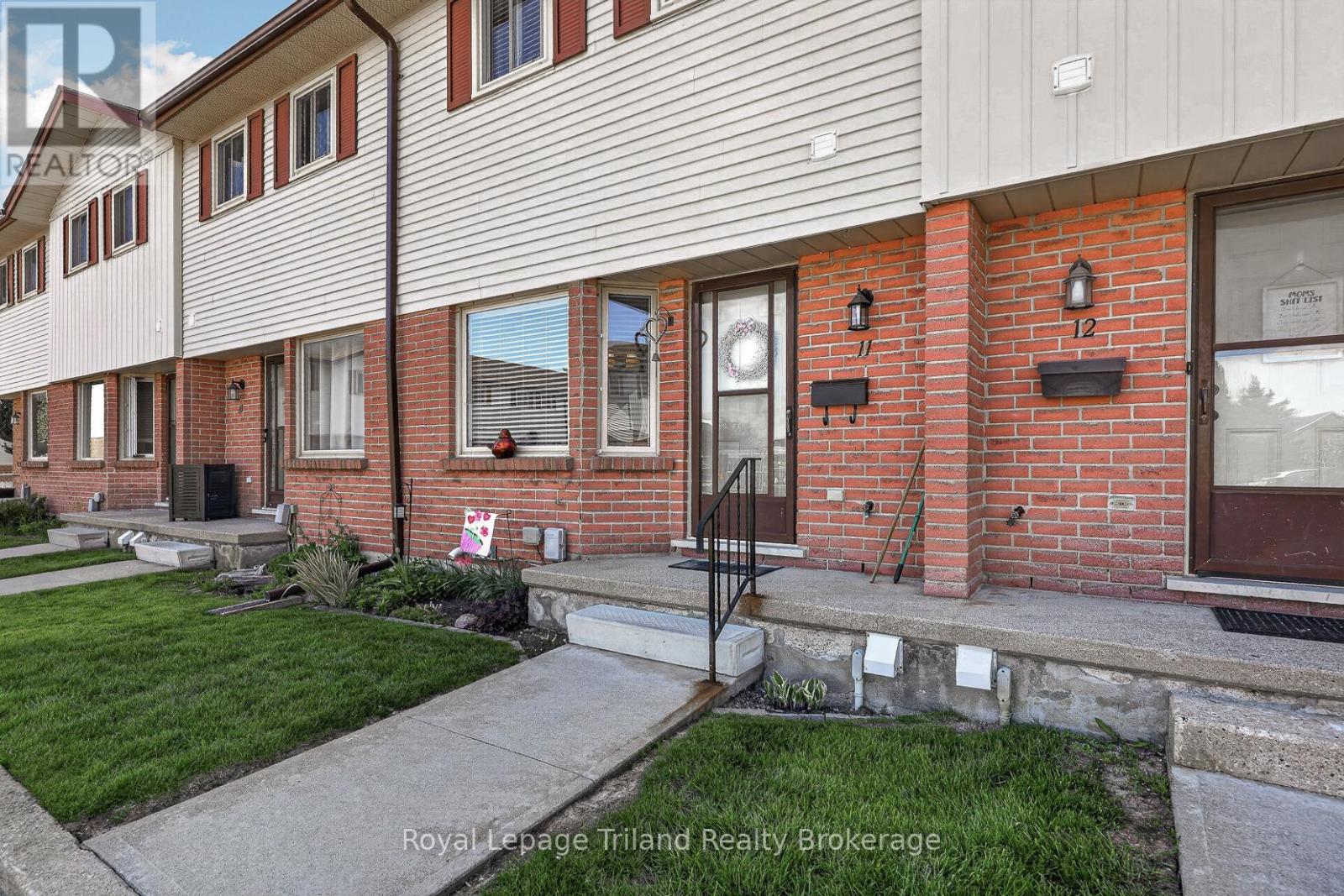 11 - 1135 NELLIS STREET, Woodstock, Ontario
