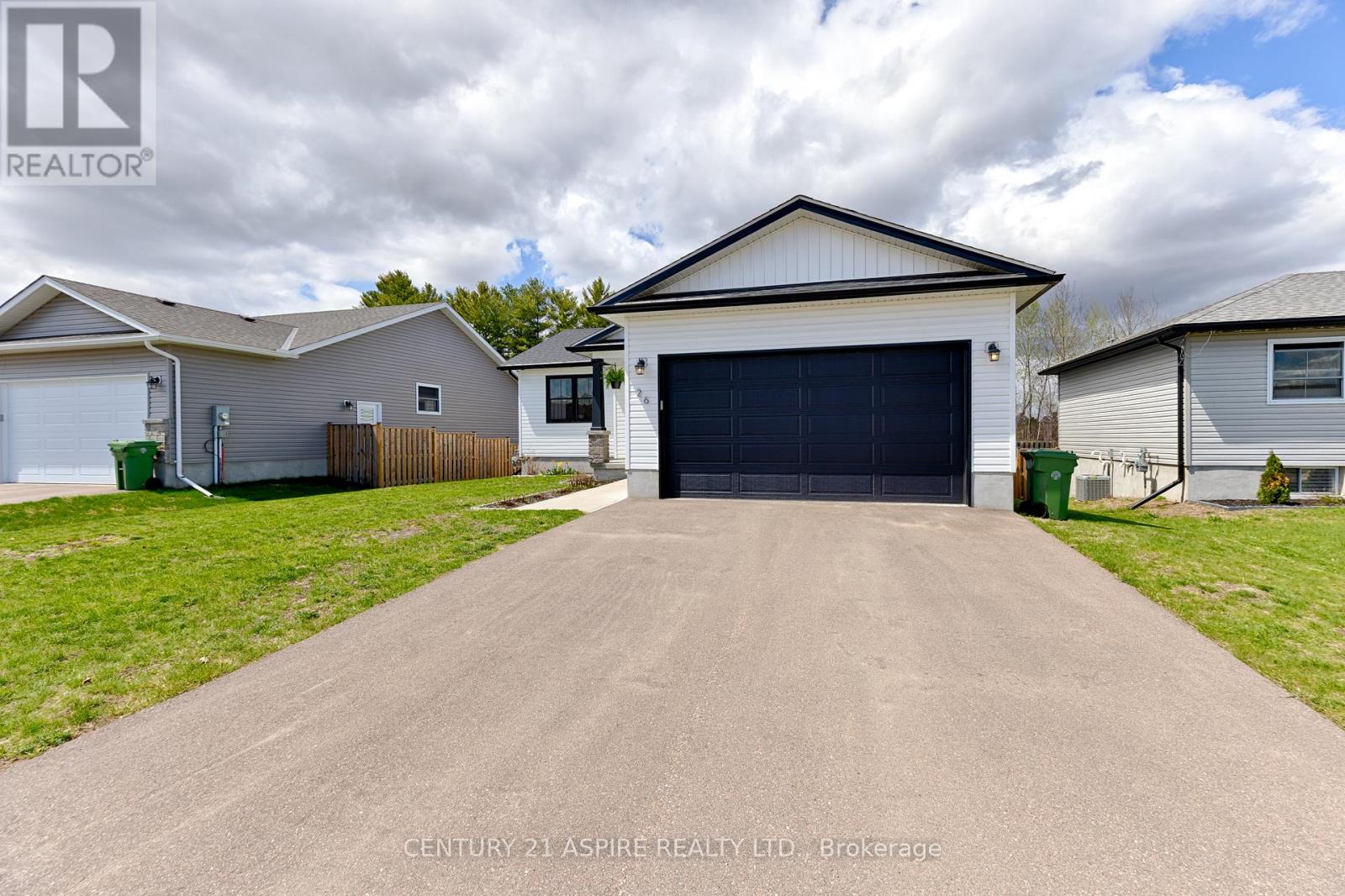 26 Terrance Drive, Petawawa, Ontario  K8H 0H3 - Photo 4 - X13120468