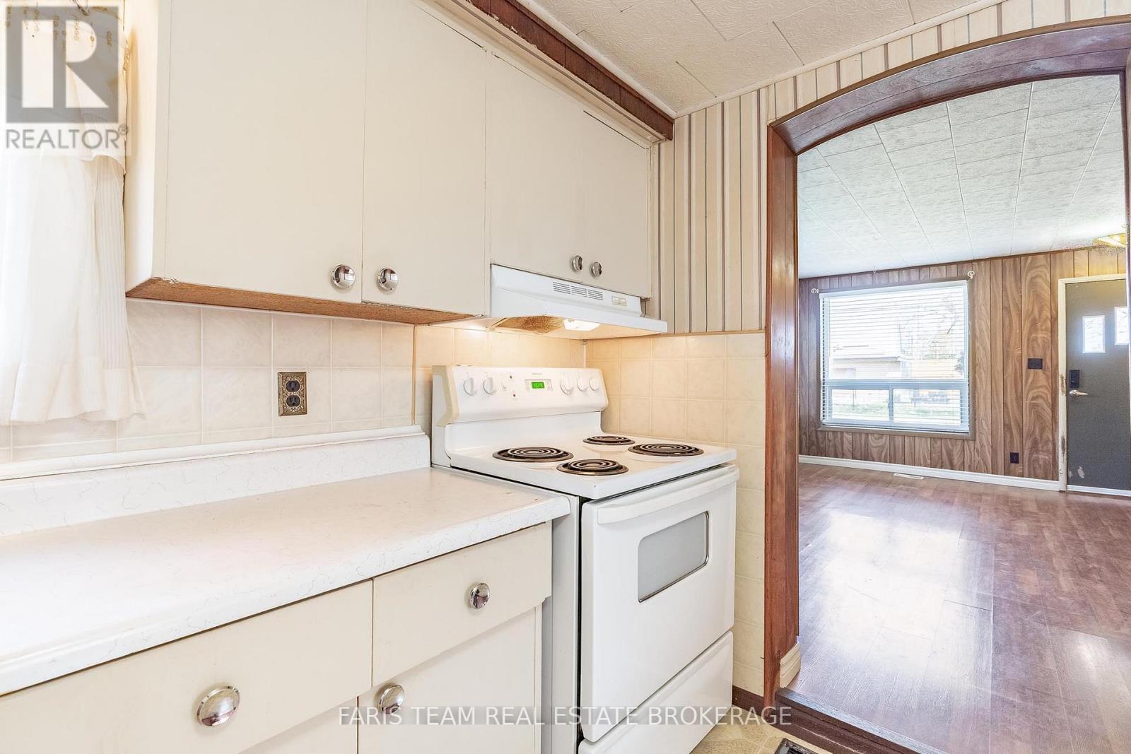 32 Lorne Avenue, Collingwood, Ontario  L9Y 2B6 - Photo 6 - S13120520