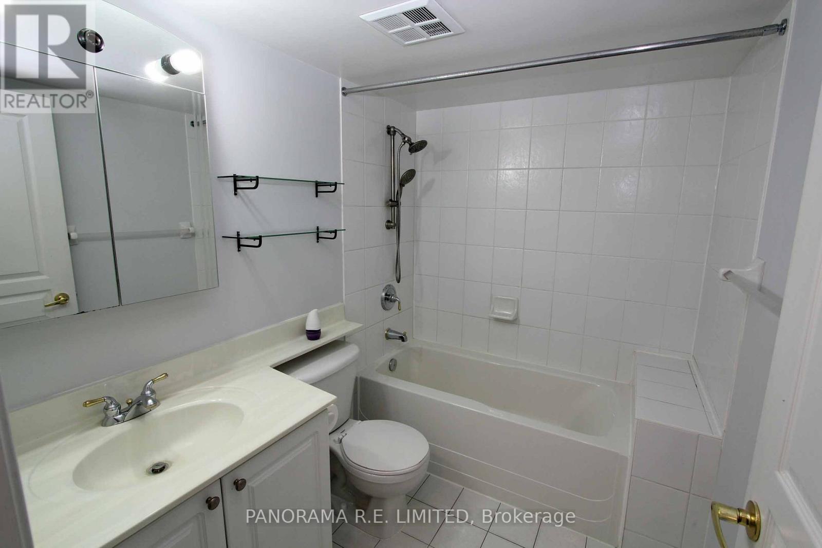 811 - 4879 Kimbermount Avenue, Mississauga, Ontario L5M 7R8 - Photo 8 - W13120526