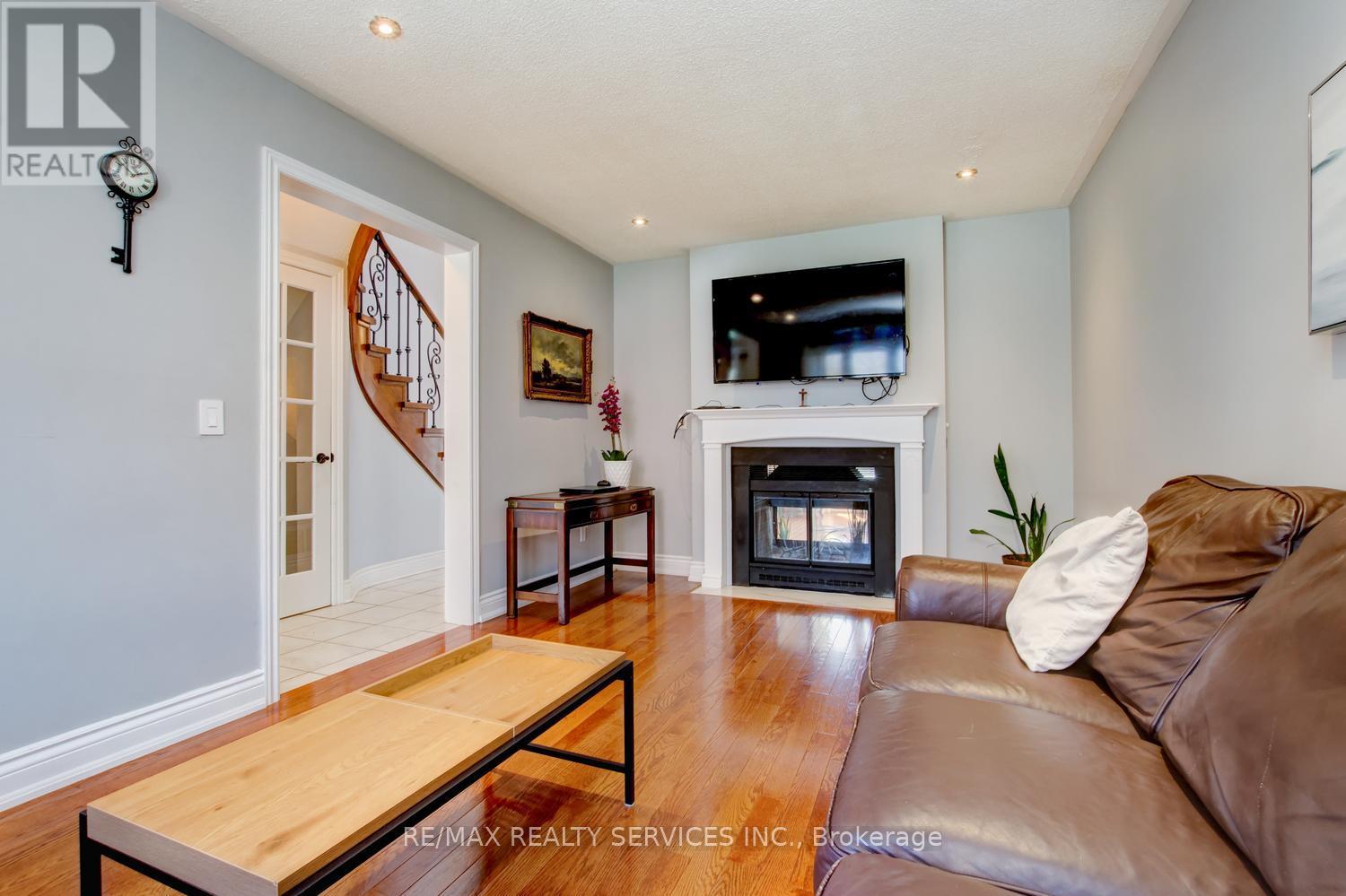 3 Nymark Place, Brampton, Ontario  L6S 5T5 - Photo 10 - W13120532